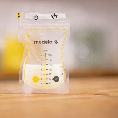 104424-25 UD. BOLSAS ALMACENAMIENTO LECHE EASY POUR MEDELA(2-0)-1